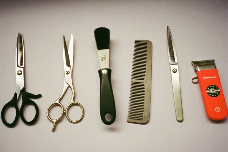 Grooming tools laid out ready for the day